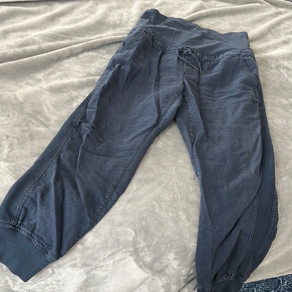 Medium Gap Maternity joggers